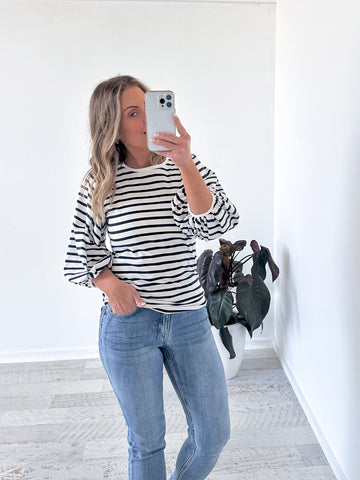 Sunday Top - Navy and White